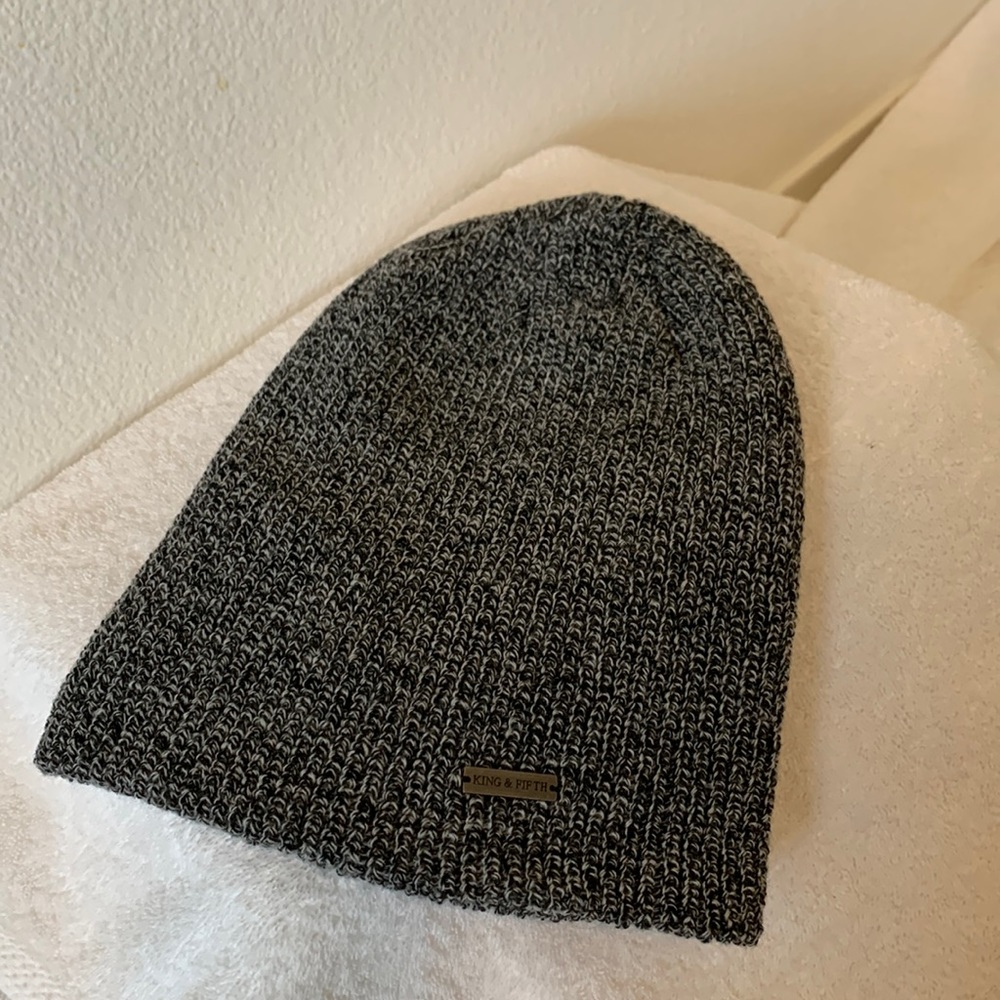 King & Fifth hipster beanie.